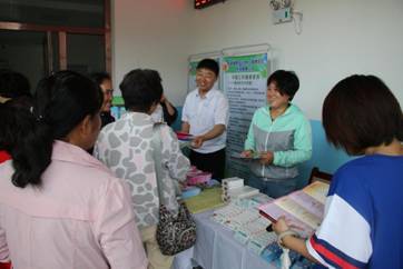 土右旗開展“關愛婦幼健康、確保母嬰平安”宣傳服務活動，提供健康咨詢服務